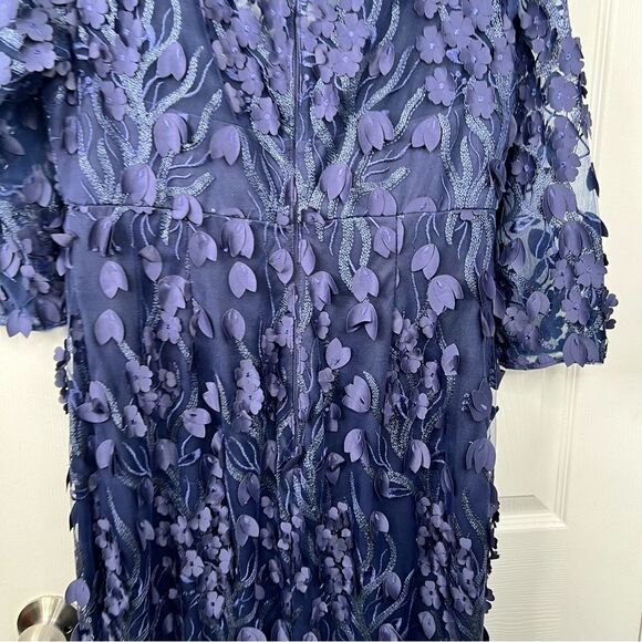 Sz 12 CARMEN MARC VALVO INFUSION
Blue 3D Floral Mermaid Gown $495 MSRP NWT - Picture 9 of 17